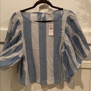 American Eagle size M flutter sleeve blouse NWT
